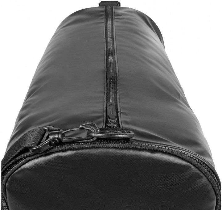 ASICS Core Holdall Black